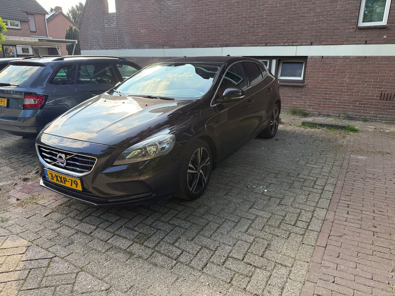 Volvo V40 - 2.0 D4 R-Design Business - AutoWereld.nl