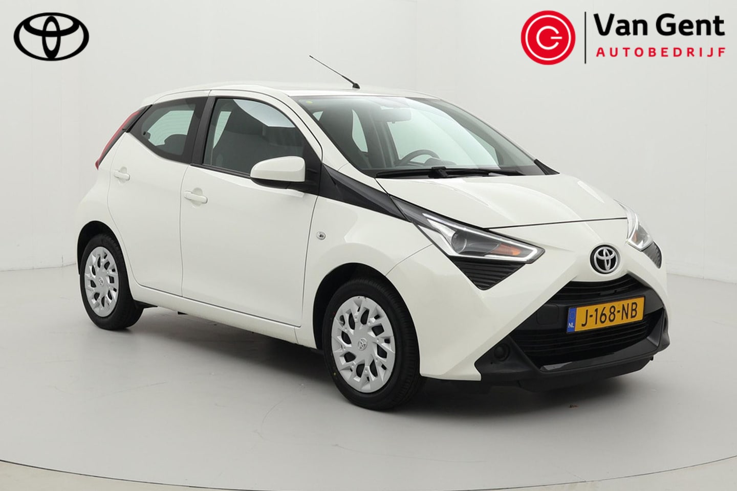 Toyota Aygo - 1.0 VVT-i x-play | Apple Carplay / Android Auto | Airco | Camera | DAB | Bluetooth - AutoWereld.nl