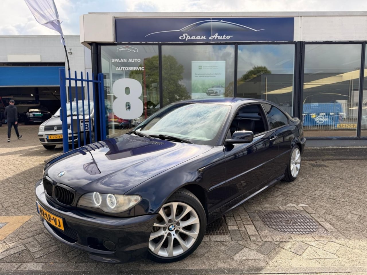 BMW 3-serie Coupé - 318Ci Executive | LIEFHEBBERSAUTO | CARPLAY | AIRCO | STOELVERW. - AutoWereld.nl