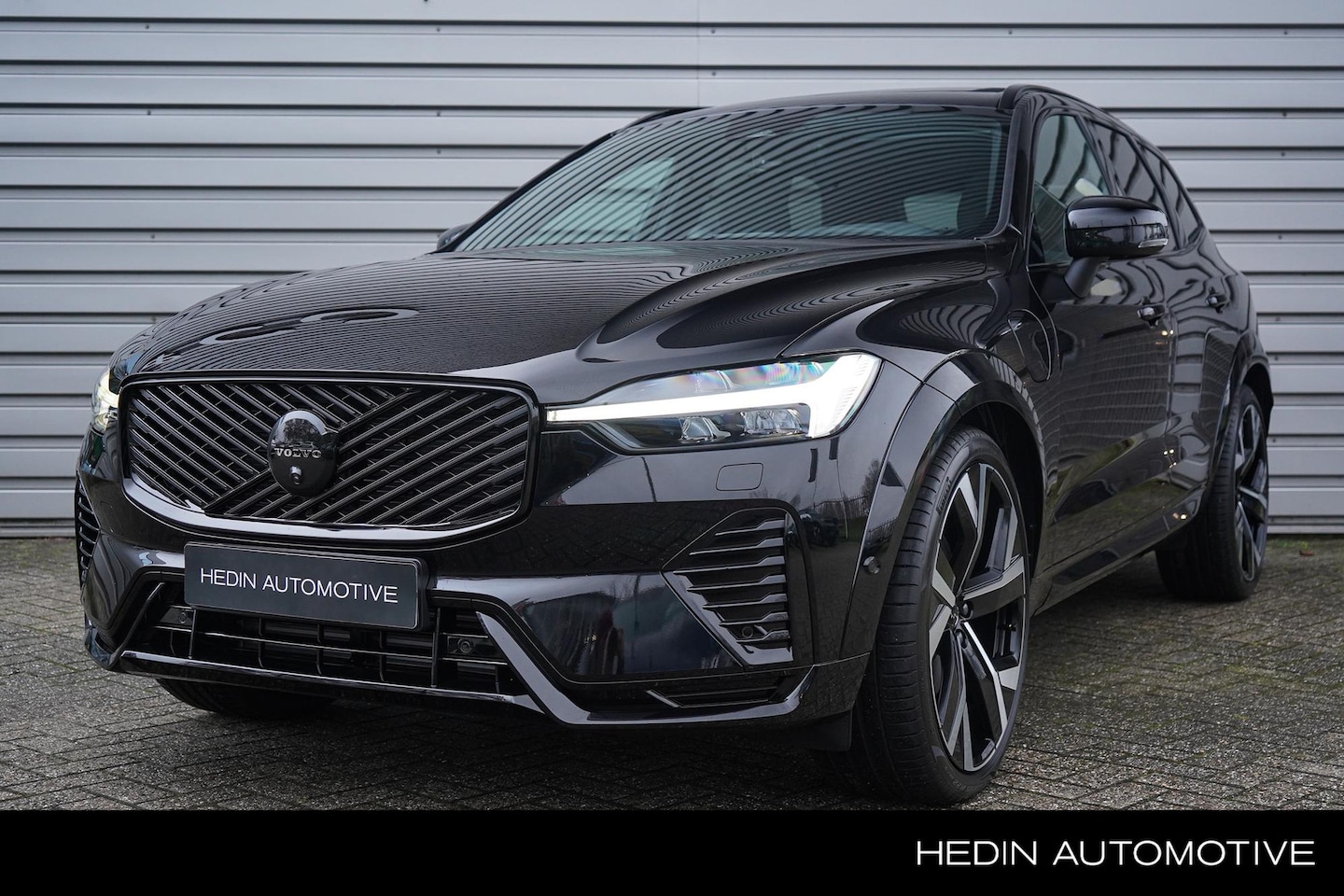 Volvo XC60 - 2.0 T6 Plug-in hybrid AWD Ultimate Black Edition | Actieve luchtvering met FOUR-C | 22" 5 - AutoWereld.nl