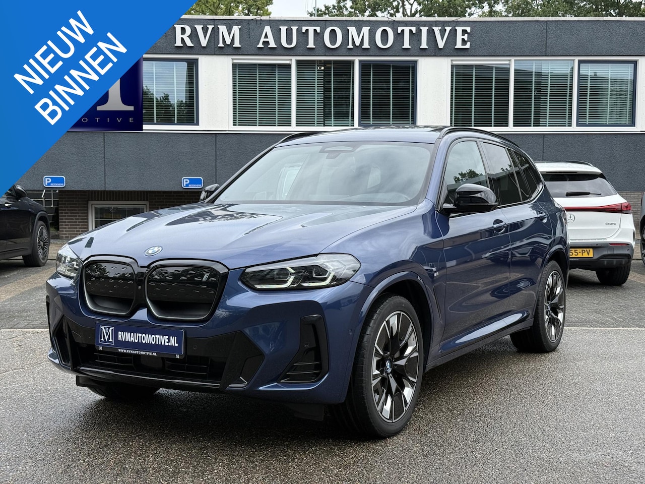 BMW iX3 - High Executive 80 kWh M-SPORT SHADOW| SOH 99%| VAN: 43.900,- VOOR: 40.877,- UW HERFSTVOORD - AutoWereld.nl