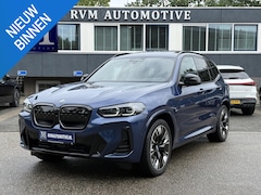 BMW iX3 - High Executive 80 kWh M-SPORT SHADOW| SOH 99%| VAN: 43.900, - VOOR: 40.877, - UW HERFSTVOO