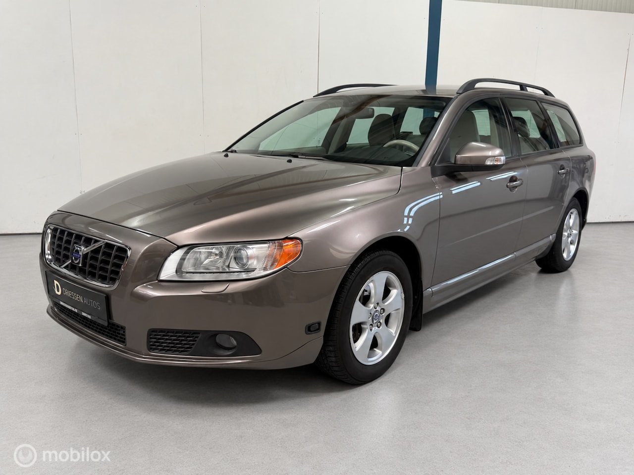 Volvo V70 - 2.5FT Momentum AUTOMAAT / TREKHAAK - AutoWereld.nl