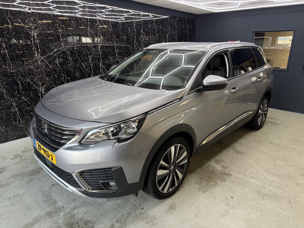 Peugeot 5008 - 1.2 PureTech Allure 7P Nieuwe distributieriem - AutoWereld.nl