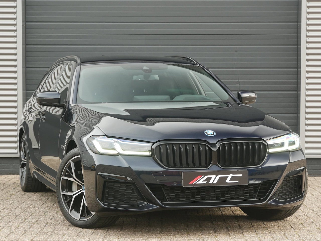 BMW 5-serie Touring - 530e M-Sport, Trekhaak, Memory, 19-inch, Head-up - AutoWereld.nl
