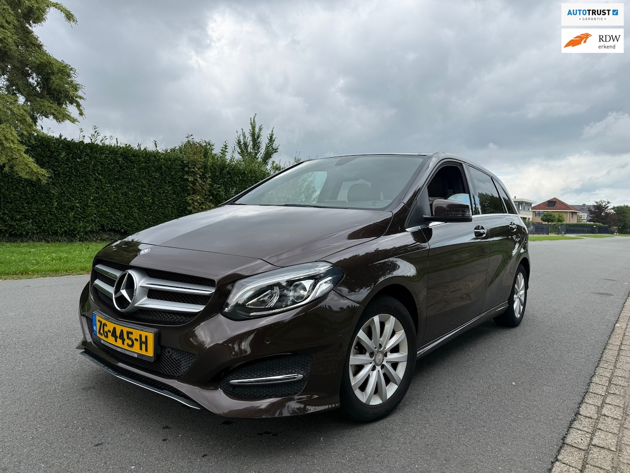 Mercedes-Benz B-klasse - 180 Prestige PANO/LEER/NAVI/APK 9-2027 - AutoWereld.nl