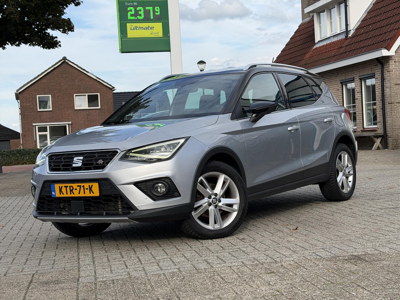 SEAT Arona - 1.0 TSI FR uitvoering / Virtual Cockpit / Cruise / Navi / Led / Dcc / Bleutooth - AutoWereld.nl