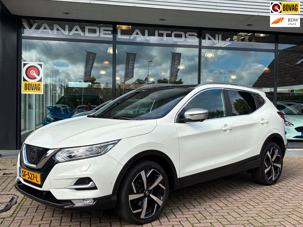 Nissan Qashqai - 1.2 Tekna + Aut. Panorama Leer 360 Camera Elek.Stoelen Trekhaak Dealeronderhouden! - AutoWereld.nl