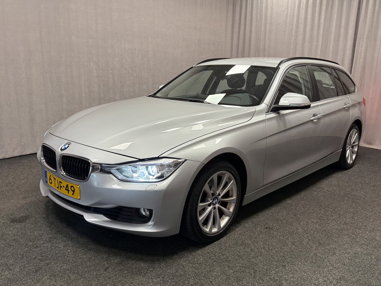 BMW 3-serie Touring - 320i Executive | Automaat | LED | Cruise | - AutoWereld.nl