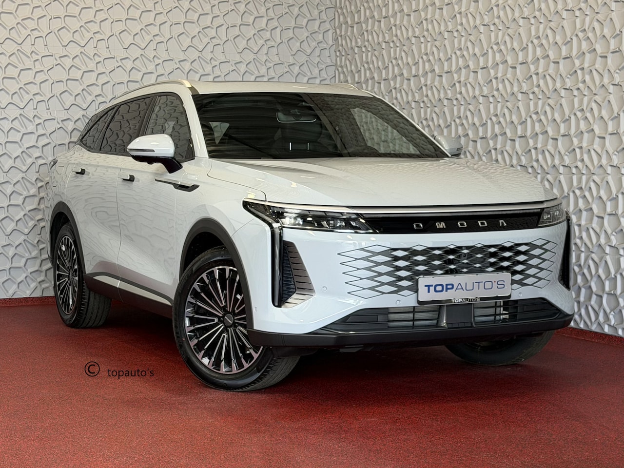 Omoda 9 - OMODA 9 PREMIUM TECH GRAY AWD 145 KM ELEC MET BENZINE 1000KM 538 PK | 4WD 4X4 - AutoWereld.nl