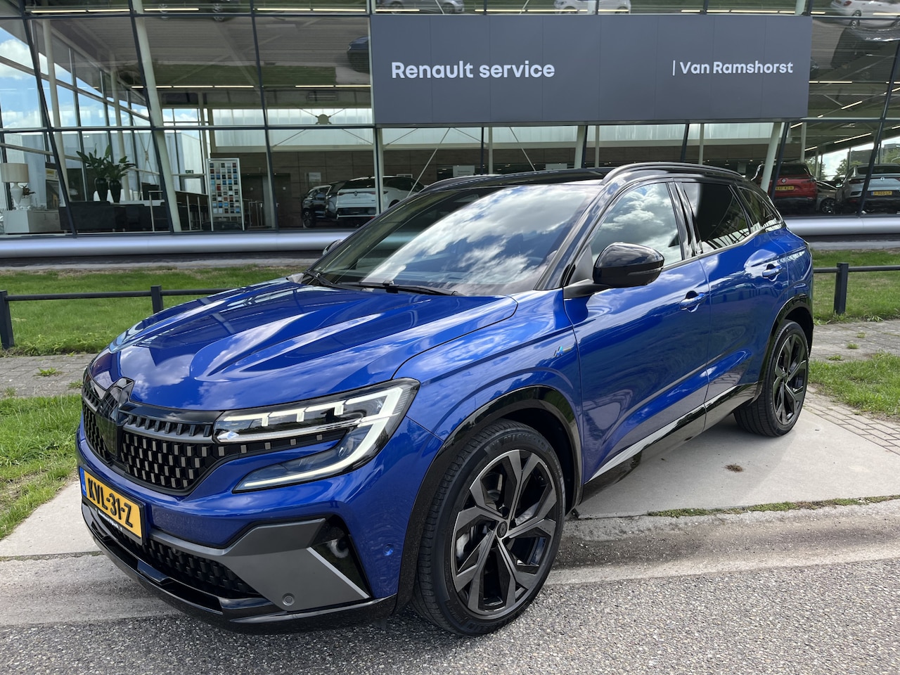 Renault Austral - 1.2 E-Tech full hybrid 200PK iconic esprit Alpine / Winter Pakket / 4-Control / 360 Camera - AutoWereld.nl
