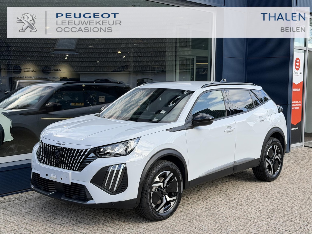 Peugeot 2008 - 1.2 Hybrid 145 PK Allure | NETTO DEAL | Automaat Hybride | BOUWJAAR 6-2026 DEMO MET €10.00 - AutoWereld.nl