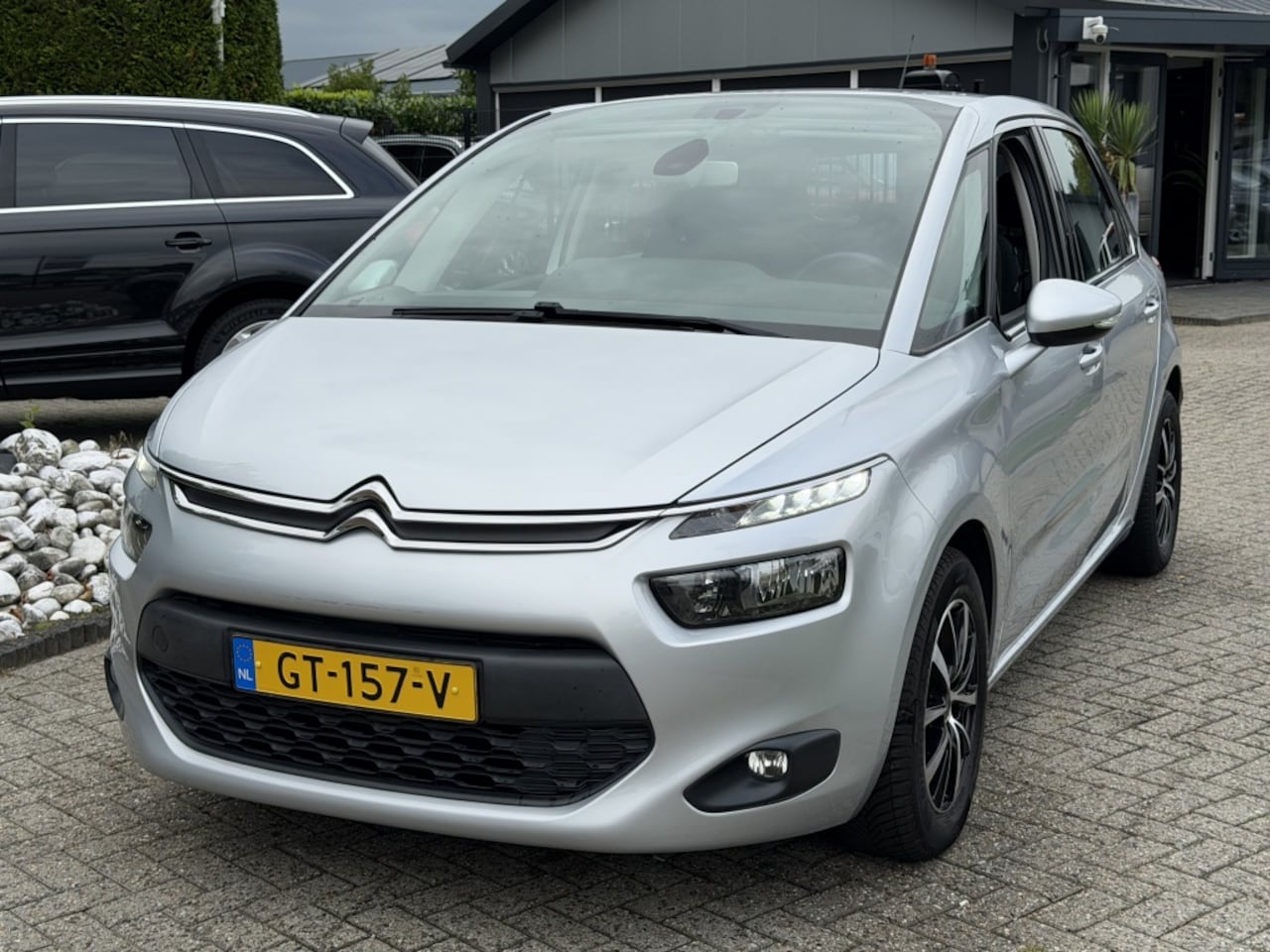 Citroën C4 Picasso - 1.2 Benzine Grijs 2015 Trekhaak 97.000 KM NL Auto Hoogzit - AutoWereld.nl