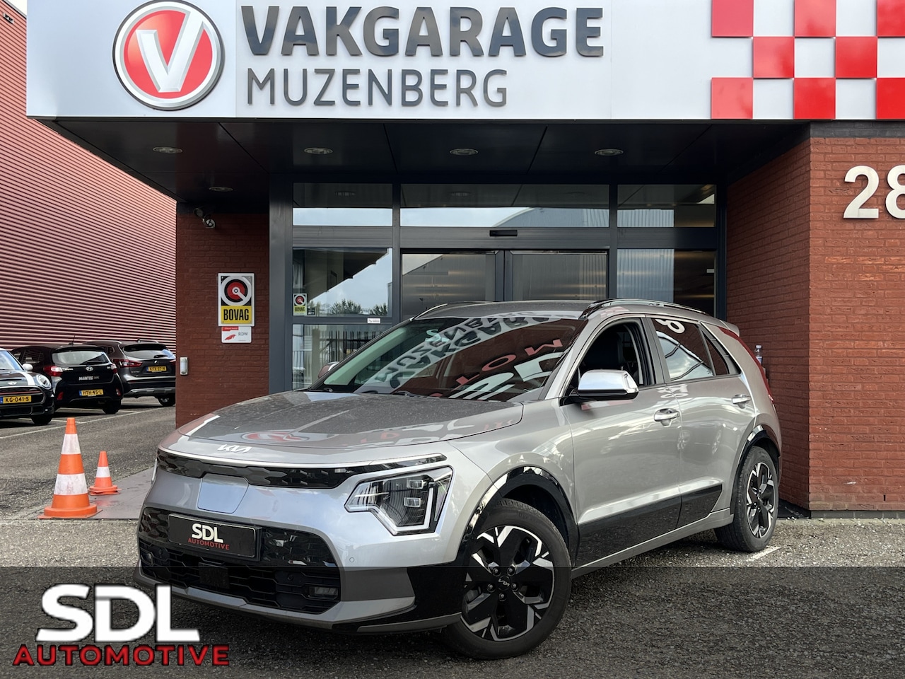 Kia e-Niro - DynamicPlusLine 64 kWh // NAVI // CAMERA // ELEK. ACHTERKLEP // APPLE CARPLAY - ANDROID AU - AutoWereld.nl