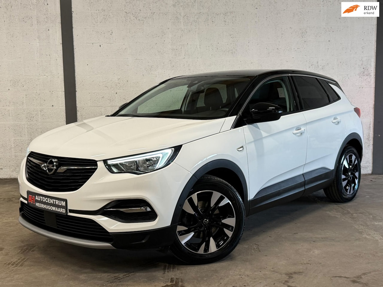 Opel Grandland X - 1.2 Turbo Navi|Carplay|Camera|Blindspot|Dealer Onderhouden !! - AutoWereld.nl