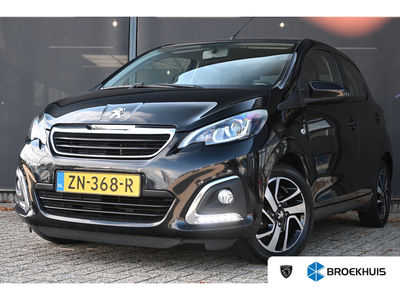 Peugeot 108 - 1.0 e-VTi Blue Lease Executive | Navi by app | Airco | Cruise control | Achteruitrijcamera - AutoWereld.nl