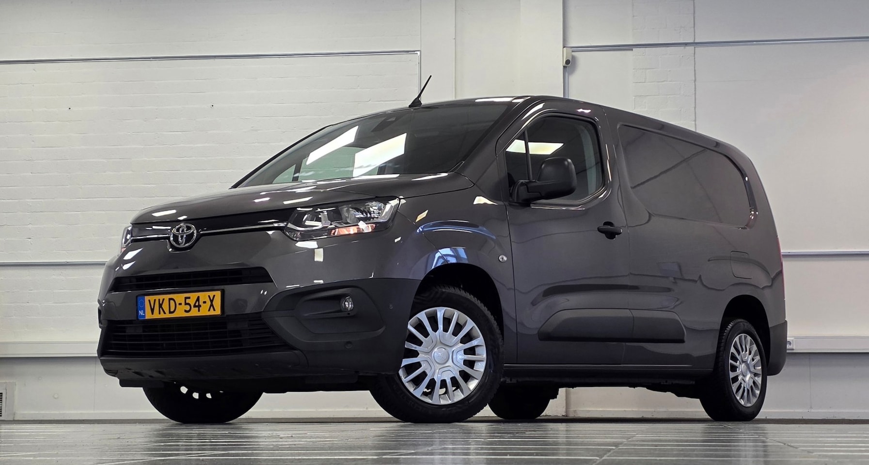 Toyota ProAce City - 1.2 Turbo Professional Long Trekhaak Navigatie Betimmering Camera APK 14-05-2027 - AutoWereld.nl