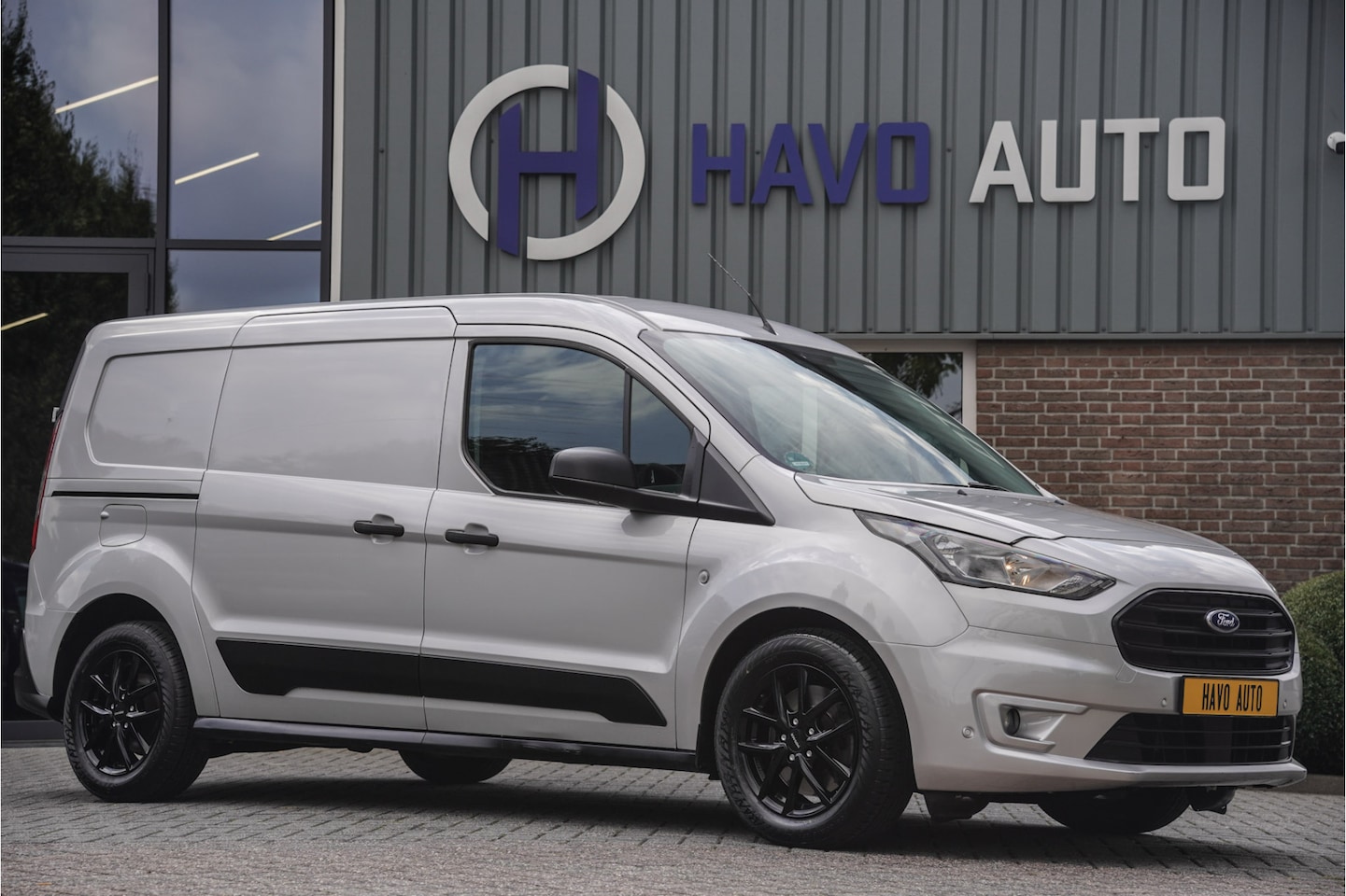 Ford Transit Connect - 1.0 Benzine L2, AIRCO, TREKHAAK, INCL. BTW-BPM - AutoWereld.nl