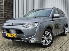 Mitsubishi Outlander - 2.0 PHEV Executive Edition / Camera
