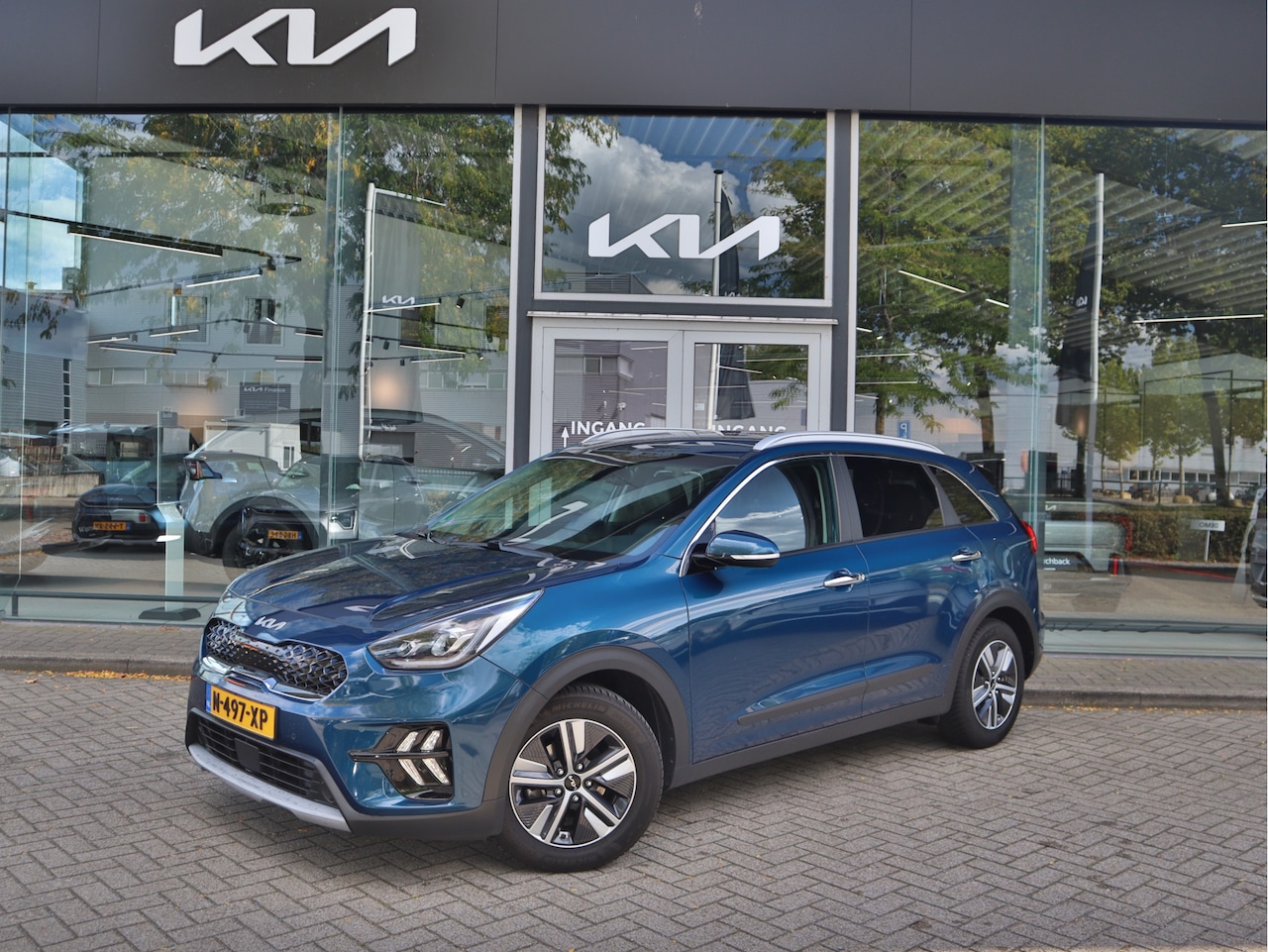 Kia Niro - 1.6 GDi Hybrid DynamicPlusLine | Trekhaak | Leder | Stoel & Stuurverwarming | Dodehoekassi - AutoWereld.nl