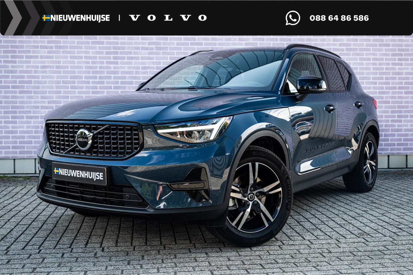 Volvo XC40 - 2.0 B4 Plus Dark | Trekhaak | Harman Kardon Audio | Achteruitrijcamera | Parkeersensoren | - AutoWereld.nl
