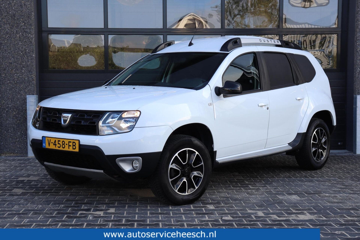 Dacia Duster - 1.5 dCi l AIRCO l NAVI l CAMERA l TREKHAAK l CRUISE CONTROL - AutoWereld.nl