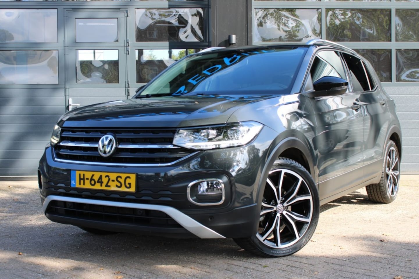 Volkswagen T-Cross - 1.0 TSI STYLE Trekhaak / Led verlichting / stoelverwarming / clima control - AutoWereld.nl