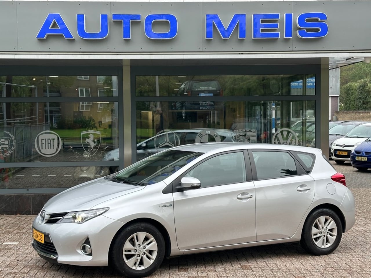 Toyota Auris - 1.8 Hybrid Aspiration Automaat Navi camera Cruise Trekhaak NAP-Autopas - AutoWereld.nl