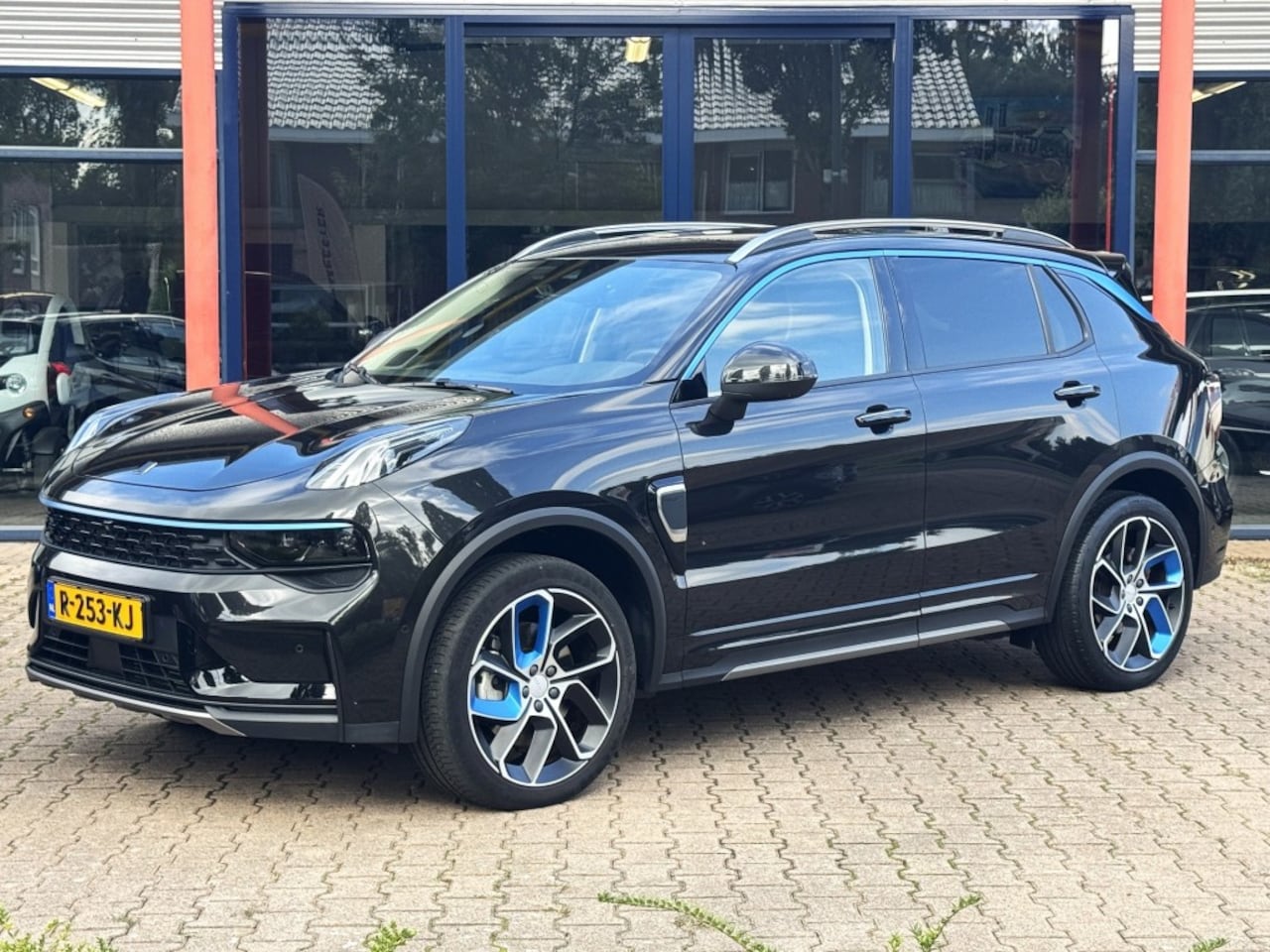 Lynk & Co 01 - 1.5 Plug-In Hybrid 262PK 7.2KW boordlader 360camera - AutoWereld.nl