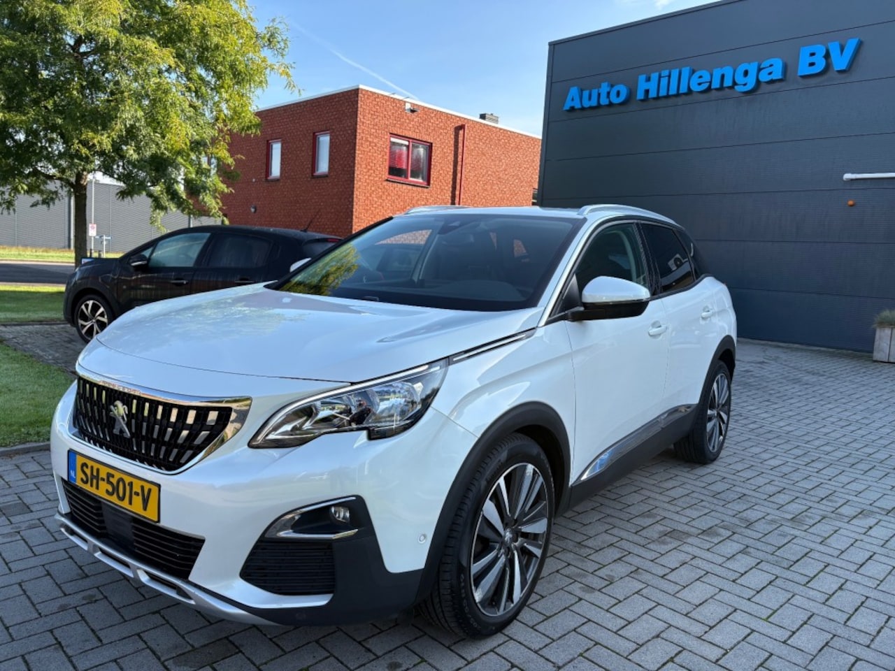 Peugeot 3008 - 1.2 PureTech Allure 1.2 PURETECH ALLURE - AutoWereld.nl