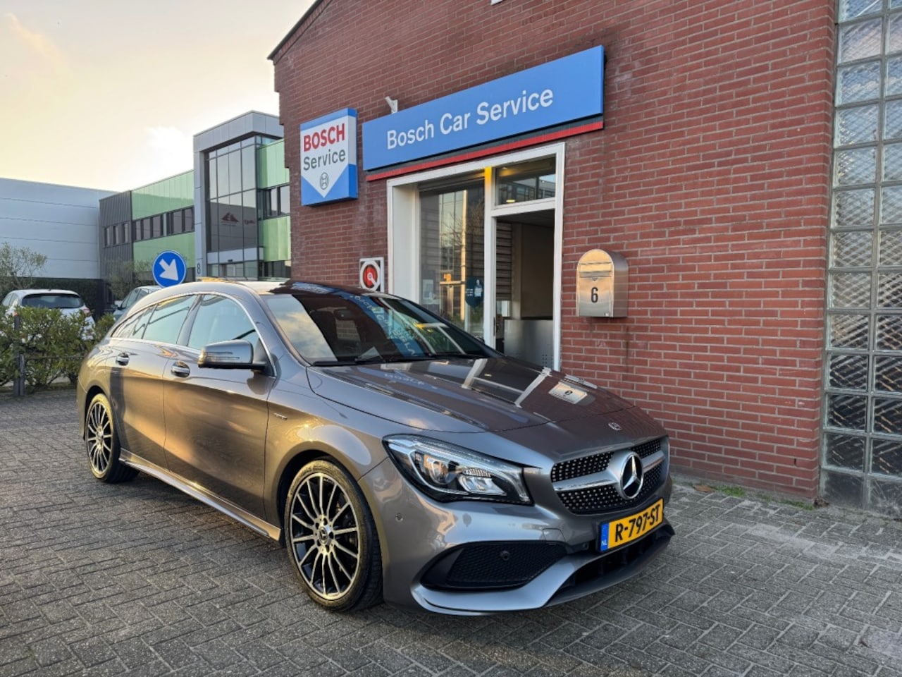 Mercedes-Benz CLA-klasse Shooting Brake - Shooting Brake 4Matic Panorama - AutoWereld.nl