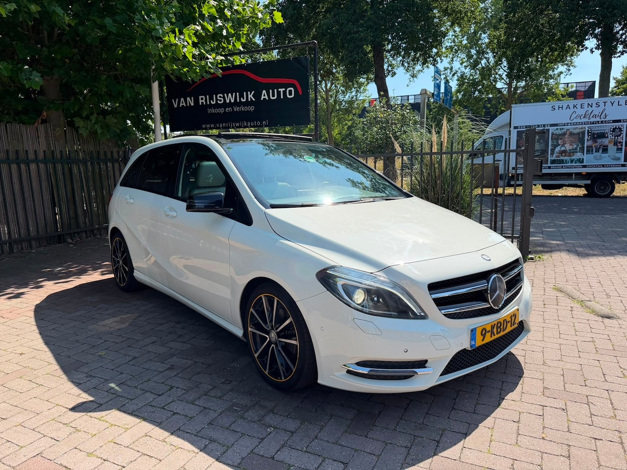 Mercedes-Benz B-klasse - 200 Ambition Xenon Leder Pano Nav Stoelverw - AutoWereld.nl