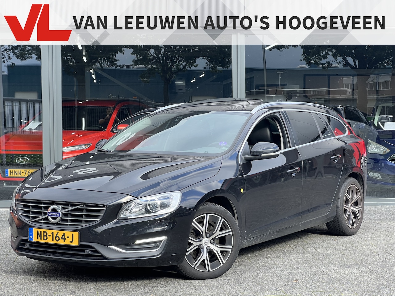 Volvo V60 - 2.0 T3 Summum | Nieuw binnen | Schuif- kanteldak | Trekhaak| Camera - AutoWereld.nl