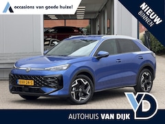 Volkswagen T-Roc - 1.5 eTsi R-Line Style First Edition | IQ LED/Adapt.Cruise/Stuur- en stoelverwarming