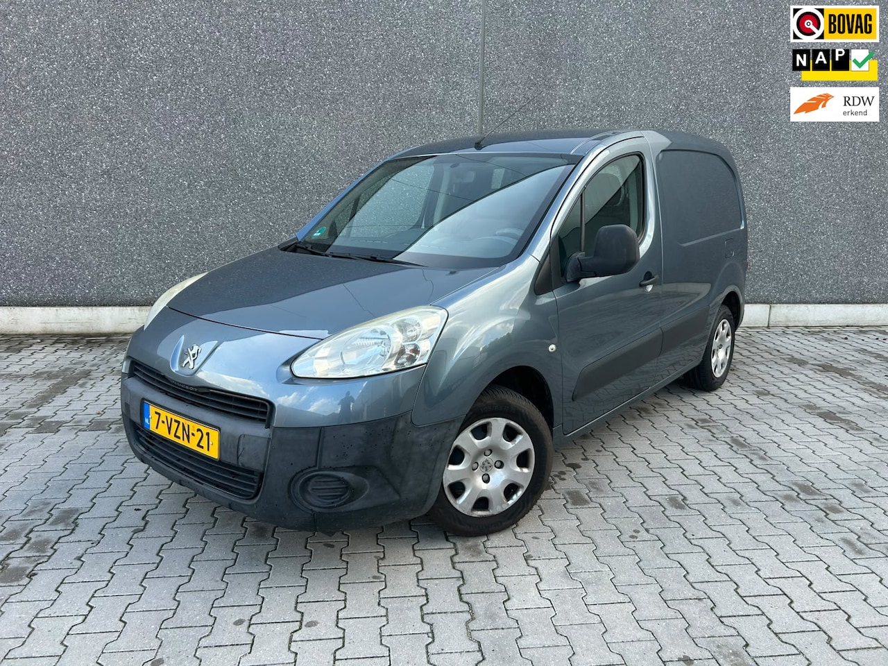 Peugeot Partner - 120 1.6 HDI L1 XT Profit + | DISTRIBUTIE VERNIEUWD | NW BANDEN | TREKHAAK | APK T/M 3-11-2 - AutoWereld.nl