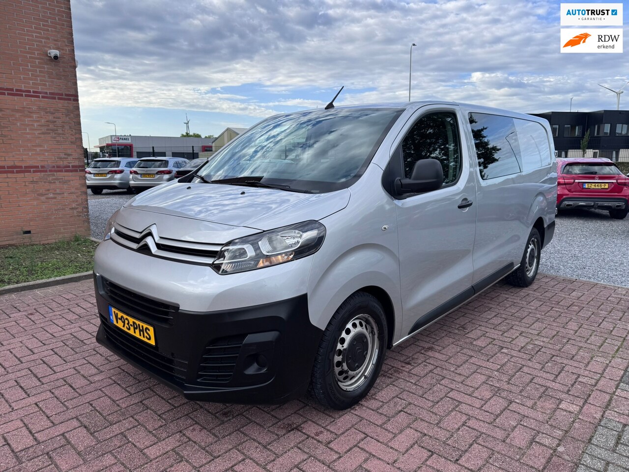 Citroën Jumpy - 2.0 BlueHDI 120 Comfort XL DC S&S 5 pers, Euro 6, L3H1, Trekhaak, Marge, - AutoWereld.nl