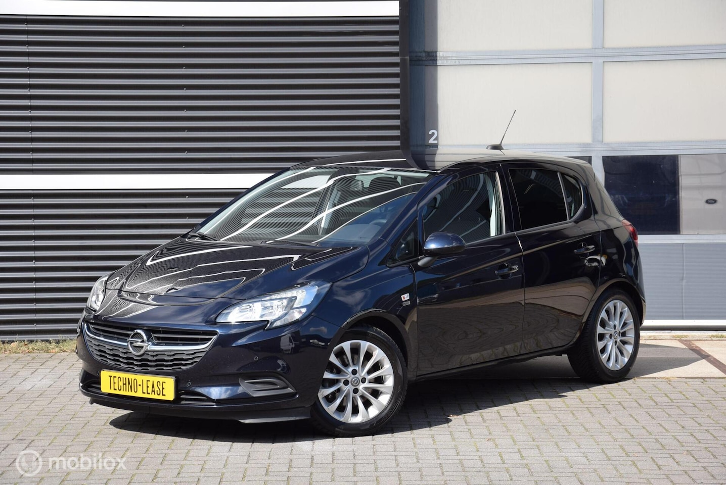 Opel Corsa - 1.0 Turbo 120 jaar editie Apple Carplay Clima Camera Stoelverwarming - AutoWereld.nl