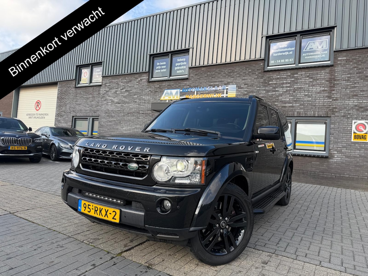 Land Rover Discovery - 3.0 SDV6 Black&White | 3E EIGENAAR | 3/6/12MND GARANTIE | AUTOMAAT | PANO | 7PERS | LUCHTV - AutoWereld.nl