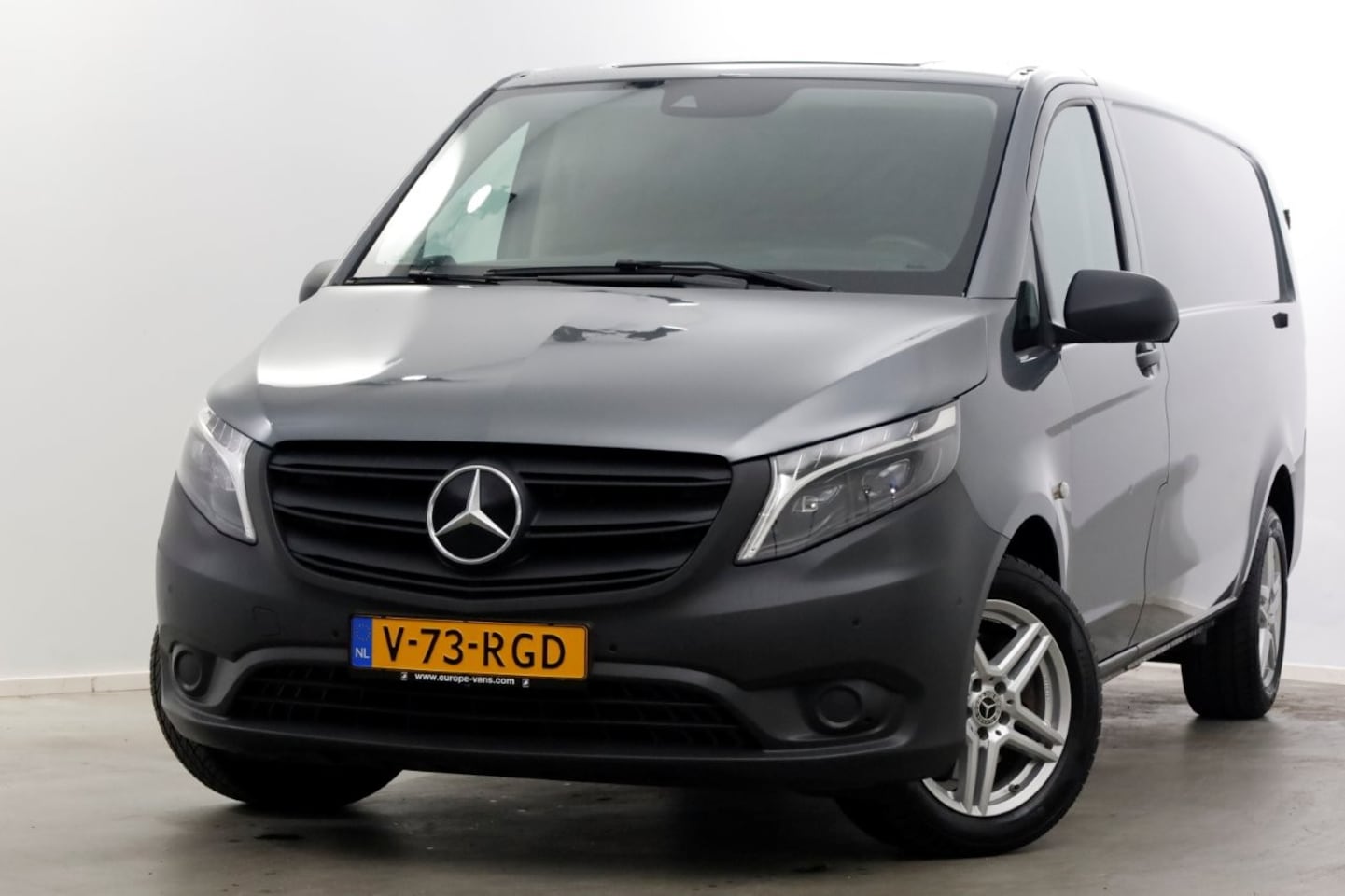 Mercedes-Benz Vito - 119 CDI 190pk RWD 9G Automaat Extra Lang LED/ACC/Camera 12-2022 - AutoWereld.nl