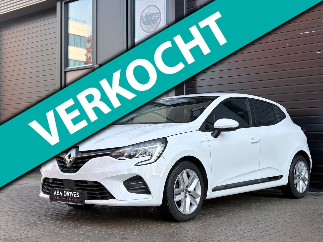Renault Clio - 1.0 TCe 100pk met stoelverwarming l Apple CarPlay l Lane Assist l Cruise Control l Wordt g - AutoWereld.nl