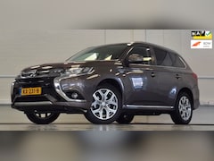 Mitsubishi Outlander - 2.0 PHEV Business Edition Trekhaak 100% Dealer onderhouden Allseason banden Mooi