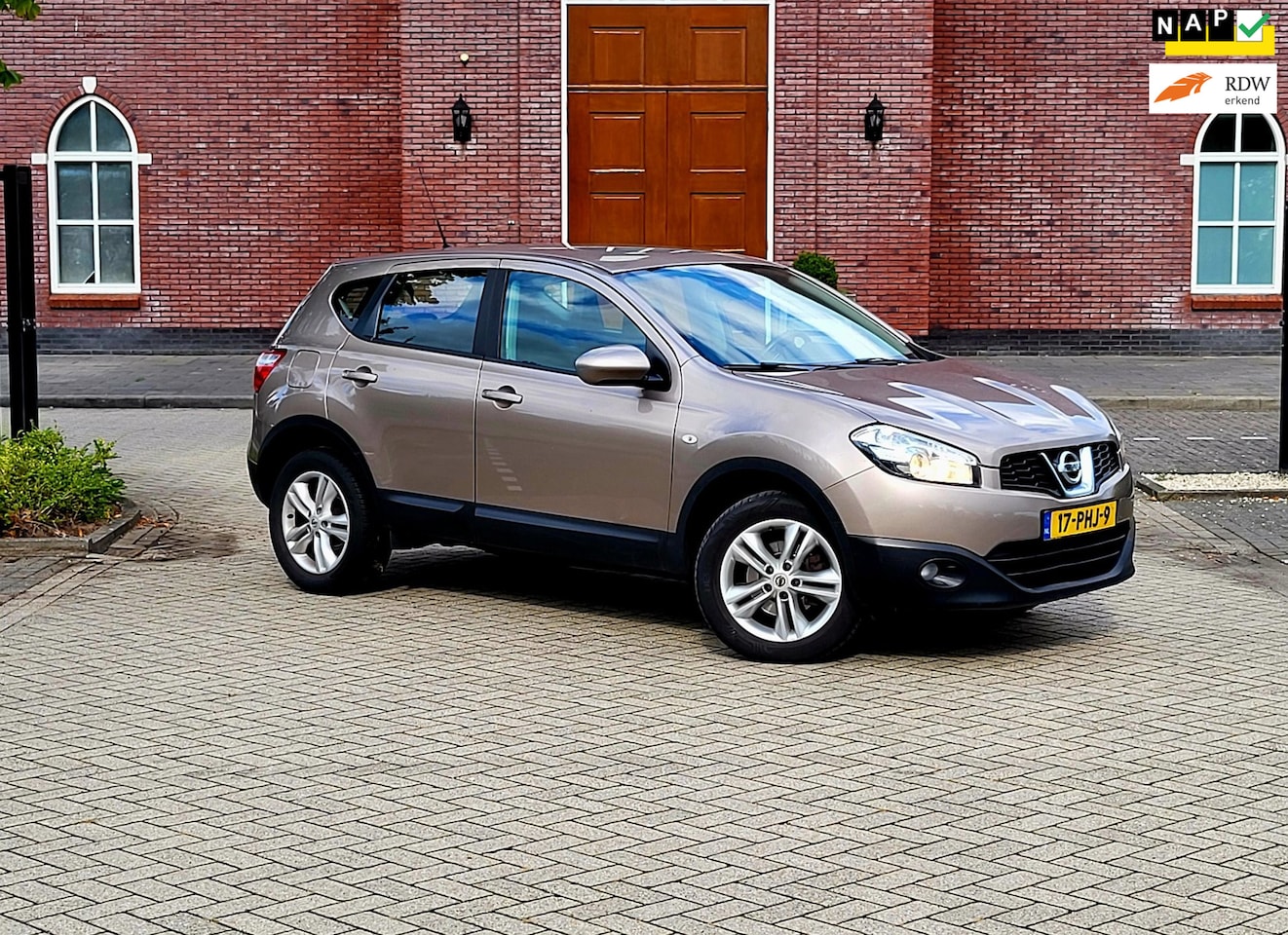 Nissan Qashqai - 1.6 Acenta / 1 Eiegenaar / Dealer onderhouden / Nieuwe Apk / Camera / Airco - AutoWereld.nl