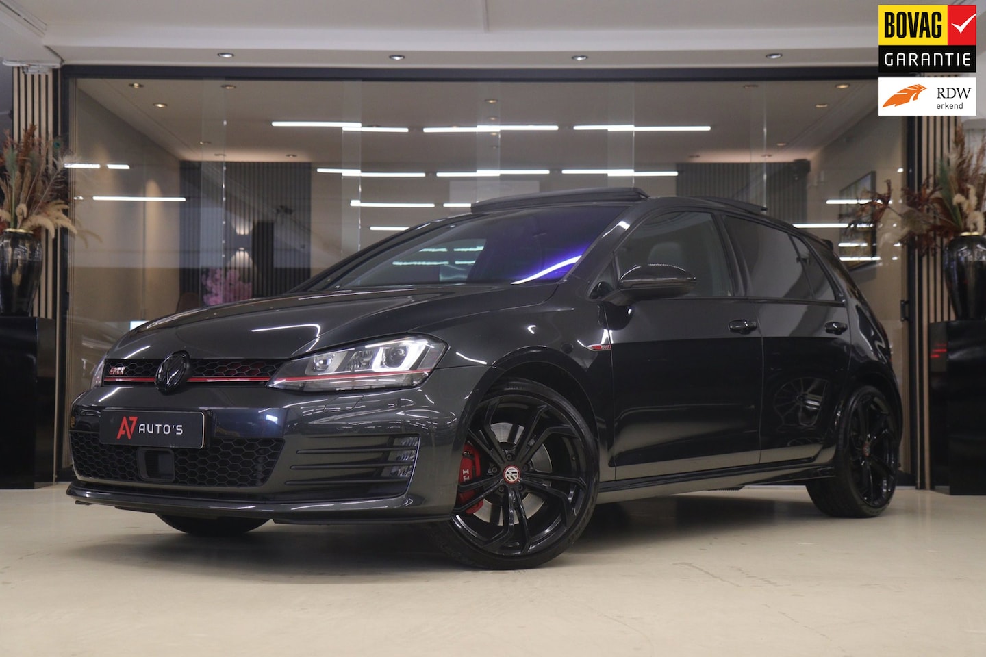 Volkswagen Golf - 2.0 TSI GTI Performance PANO/CARPLAY/STOELVER/CAM/DCC/VOL - AutoWereld.nl