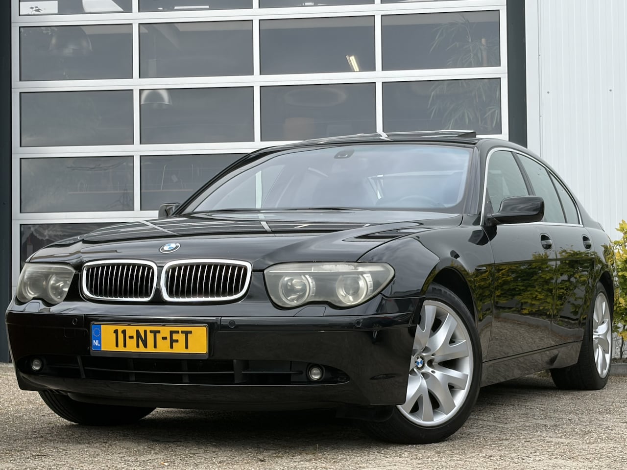BMW 7-serie - 745i Executive 333pk | Xenon koplampen | Bluetooth | Comfortstoelen met elektr. verstellin - AutoWereld.nl