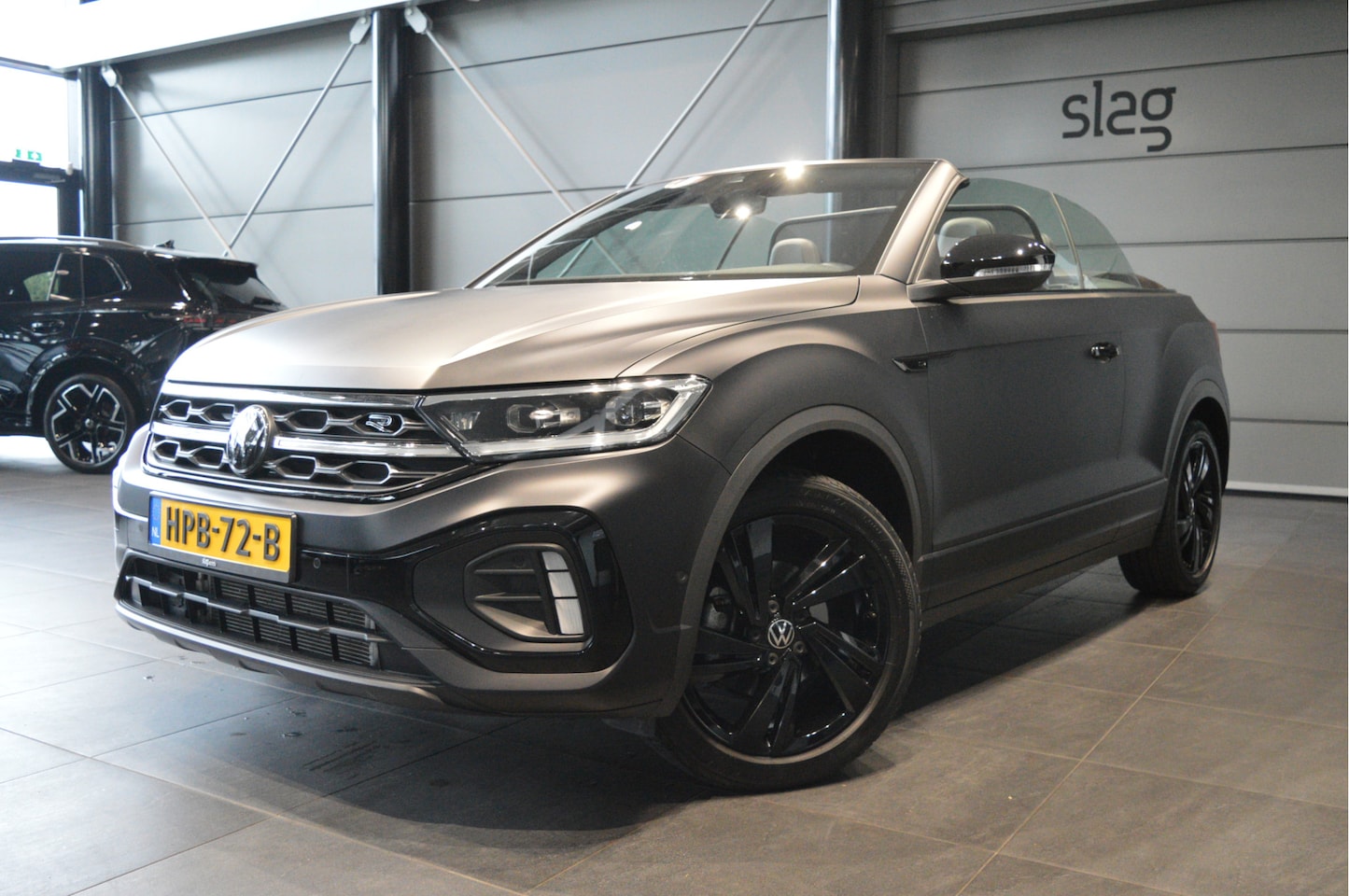 Volkswagen T-Roc Cabrio - 1.5 TSI 3X R-Line Edition Grey leer trekhaak 150 pk !! - AutoWereld.nl