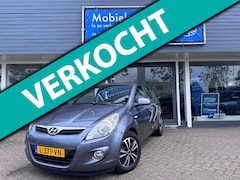 Hyundai i20 - 1.4i DynamicVersion / Automaat / Airco / nieuw apk / incl beurt