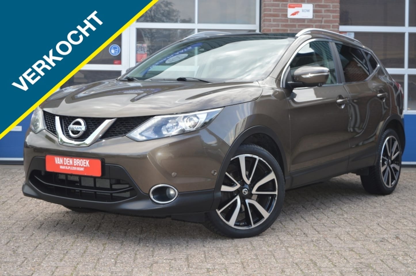 Nissan Qashqai - 1.2 Tekna | NAVI - CAMERA - NWE KETTING - AutoWereld.nl