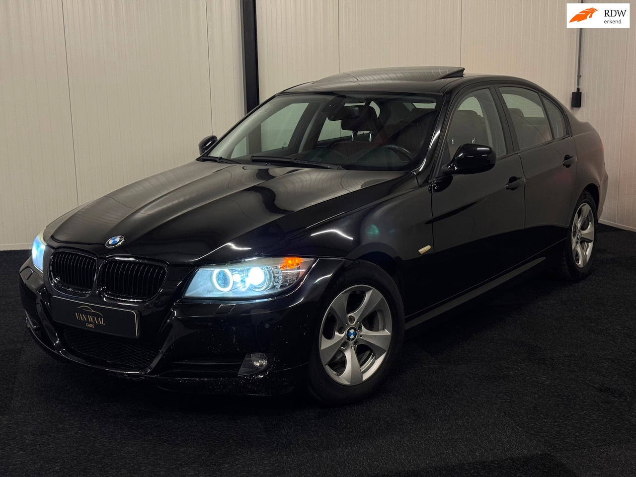 BMW 3-serie - 2.0 318d 143PK AUTOMAAT|CARPLAY|FULLOPTION|XENON|DAK|RIJKLAAR - AutoWereld.nl