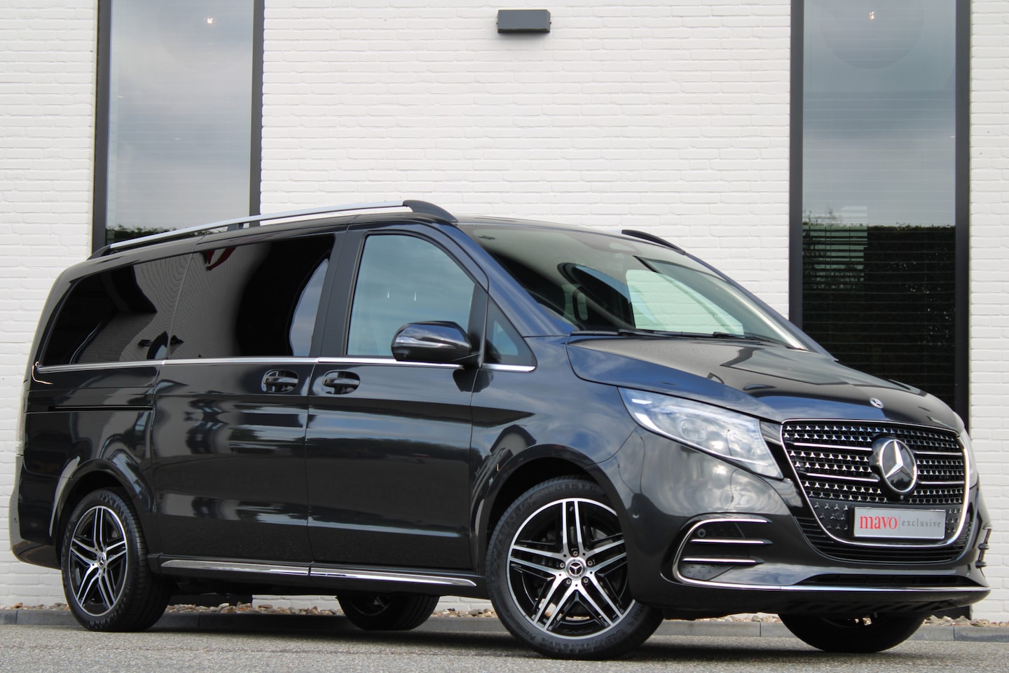 Mercedes-Benz V-klasse - 300d / DC / AMG / 4-Matic / 2x Elec Schuifdeur / 360 Camera / Vol Opties / NIEUWSTAAT - AutoWereld.nl