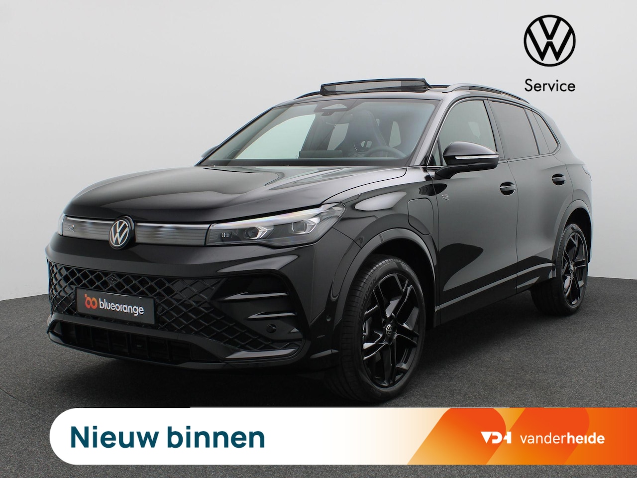 Volkswagen Tiguan - 1.5 eHybrid R-Line Edition Panoramadak, Trekhaak, Black Style, Head-Up Display, 360gr. Cam - AutoWereld.nl